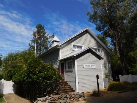 [Picture of Volcano Schoolhouse]